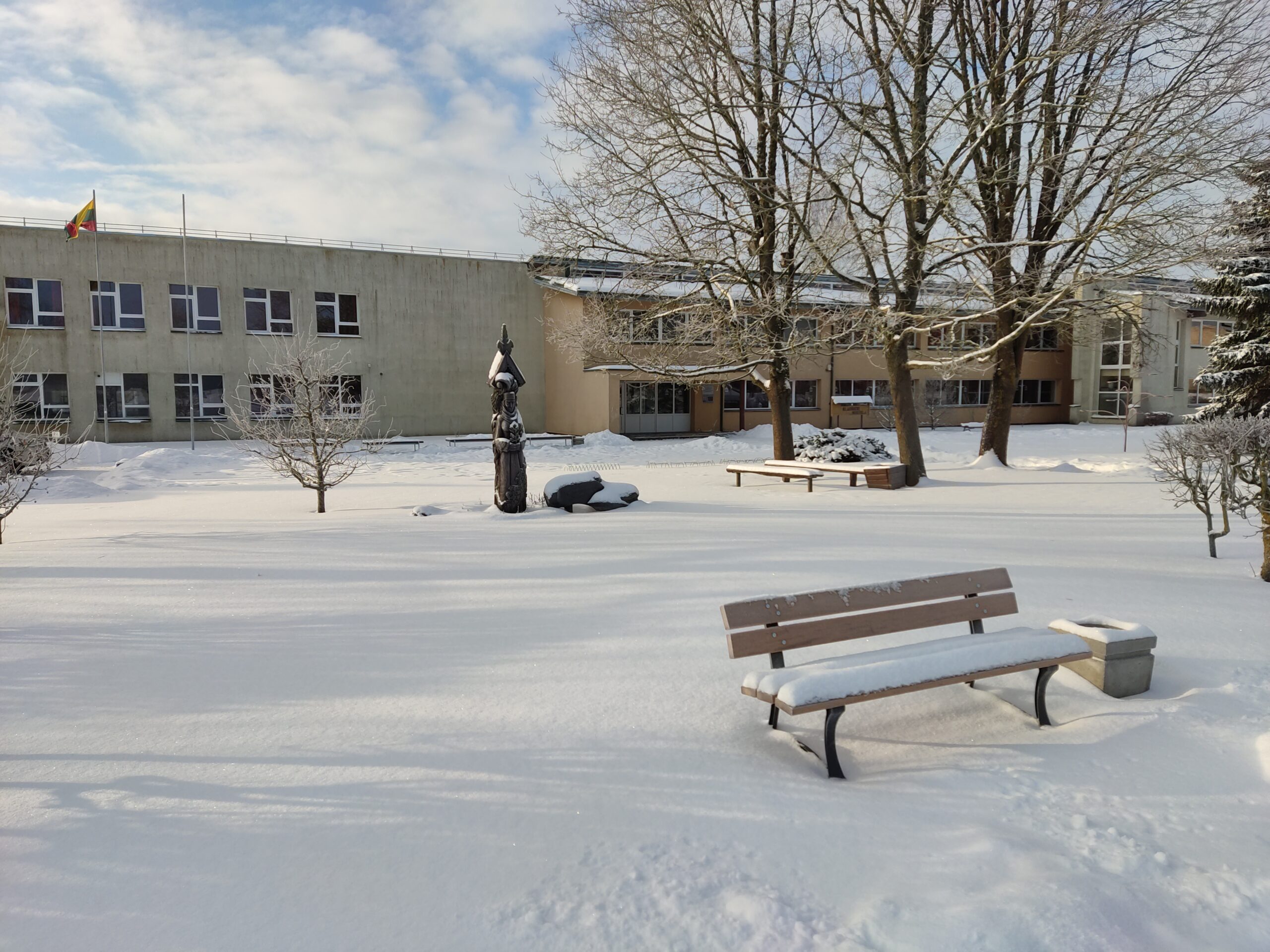 Klausučiai 2024, žiema, Stasio Santvaro pagrindinė mokykla
